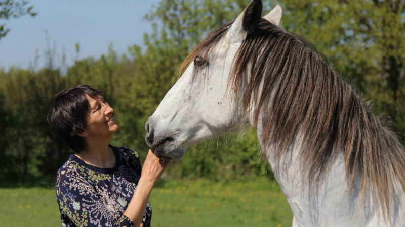 Interview | Catherine Senn, l’art de la voix avec le cheval